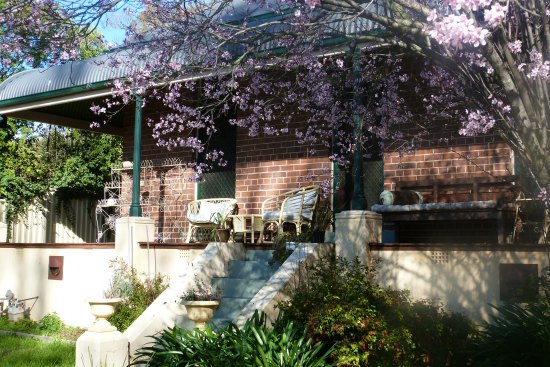 An old house illustrating the loss of a beloved family home